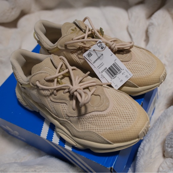 Adidas Ozweego Sneakers (Brand New S8.5) - Picture 8 of 8